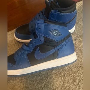 Jordan 1 Mid